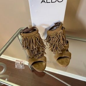 New Size 8.5 / 39 Aldo Romjue Suede Tassel Heels